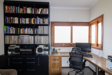 Casa à venda com 225m², 3 quartos e 4 vagasEscritório