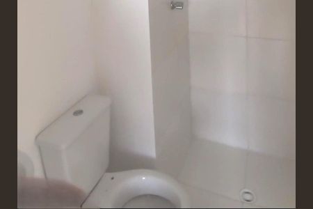 Banheiro de kitnet/studio à venda com 1 quarto, 20m² em Vila Santo Estefano, São Paulo