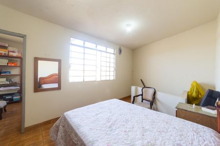 Casa à venda com 732m², 5 quartos e 6 vagasQuarto 5