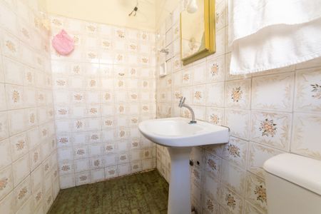 Casa à venda com 732m², 5 quartos e 6 vagasBanheiro Social 2