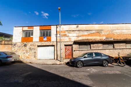 Casa à venda com 732m², 5 quartos e 6 vagasFachada