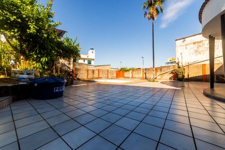 Casa à venda com 732m², 5 quartos e 6 vagasPiscina