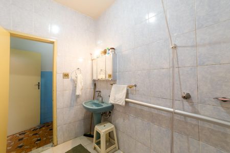 Casa à venda com 732m², 5 quartos e 6 vagasBanheiro Social 1