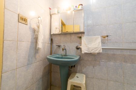 Casa à venda com 732m², 5 quartos e 6 vagasBanheiro Social 1