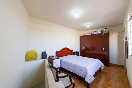 Casa à venda com 732m², 5 quartos e 6 vagasQuarto 5