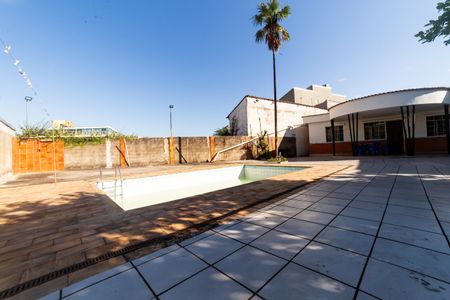 Casa à venda com 732m², 5 quartos e 6 vagasPiscina
