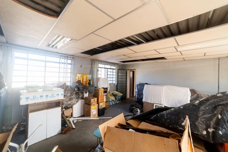 Casa à venda com 732m², 5 quartos e 6 vagasEscritório