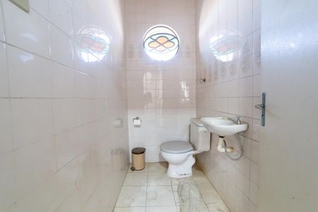 Casa à venda com 732m², 5 quartos e 6 vagasBanheiro Social 3