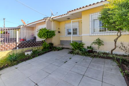 Casa à venda com 89m², 3 quartos e 1 vaga Casa à venda com 89m², 3 quartos e 1 vagaFachada