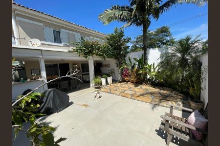 Casa à venda com 192m², 3 quartos e 2 vagasFoto 02