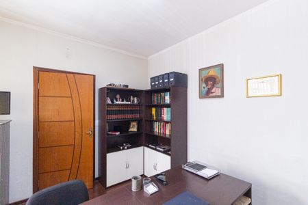 Casa à venda com 500m², 3 quartos e 2 vagas Casa à venda com 500m², 3 quartos e 2 vagasEscritório