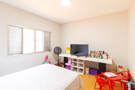 Casa à venda com 500m², 3 quartos e 2 vagas Casa à venda com 500m², 3 quartos e 2 vagasQuarto 1