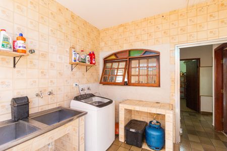 Casa à venda com 500m², 3 quartos e 2 vagas Casa à venda com 500m², 3 quartos e 2 vagasÁrea de serviço