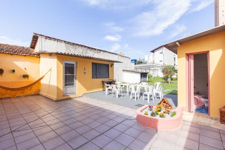 Casa à venda com 500m², 3 quartos e 2 vagas Casa à venda com 500m², 3 quartos e 2 vagasQuintal