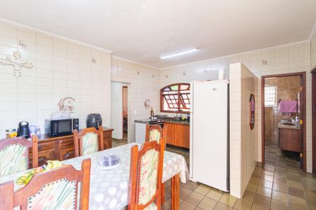 Casa à venda com 500m², 3 quartos e 2 vagas Casa à venda com 500m², 3 quartos e 2 vagasCozinha