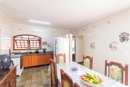 Casa à venda com 500m², 3 quartos e 2 vagas Casa à venda com 500m², 3 quartos e 2 vagasCozinha