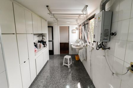 Apartamento à venda com 200m², 4 quartos e 3 vagasÁrea de Serviço