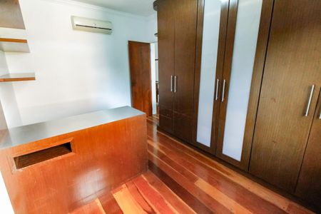 Apartamento à venda com 200m², 4 quartos e 3 vagasQuarto