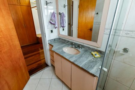 Apartamento à venda com 200m², 4 quartos e 3 vagasBanheiro da Suíte 2