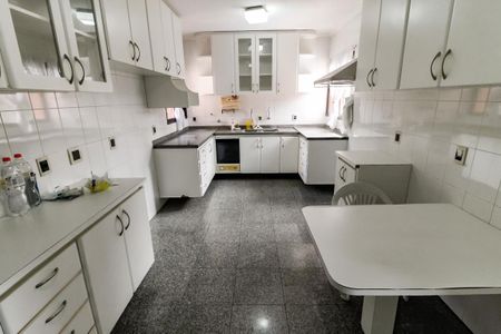 Apartamento à venda com 200m², 4 quartos e 3 vagasCozinha