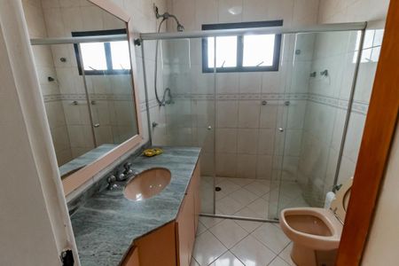 Apartamento à venda com 200m², 4 quartos e 3 vagasBanheiro da Suíte 2