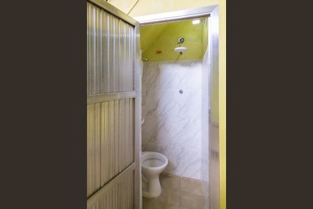 Casa para alugar com 120m², 2 quartos e sem vagaBanheiro da Varanda