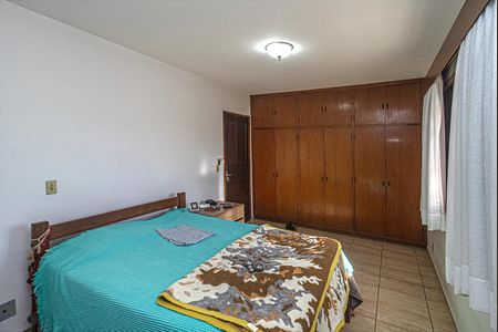 Casa à venda com 300m², 4 quartos e 4 vagasQuarto 2