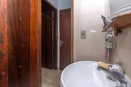 Casa à venda com 300m², 4 quartos e 4 vagasBanheiro 1 1