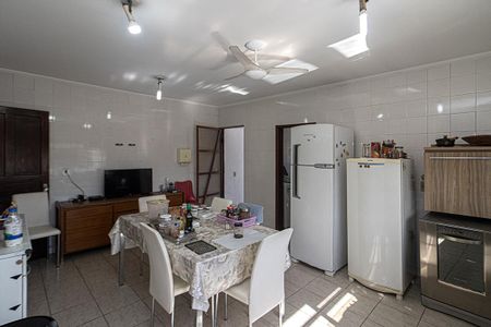 Casa à venda com 300m², 4 quartos e 4 vagasCozinha