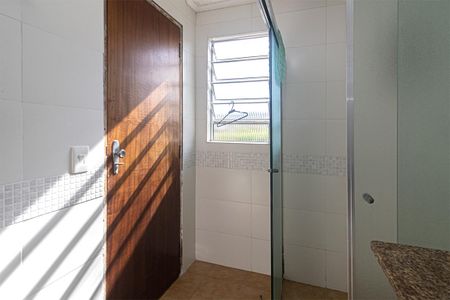 Casa à venda com 300m², 4 quartos e 4 vagasBanheiro 2