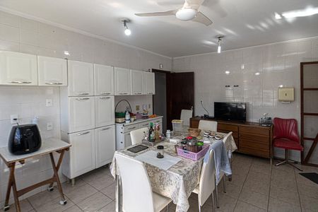 Casa à venda com 300m², 4 quartos e 4 vagasCozinha