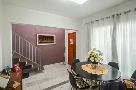 Casa para alugar com 160m², 4 quartos e 2 vagas Casa para alugar com 160m², 4 quartos e 2 vagasSala de Jantar