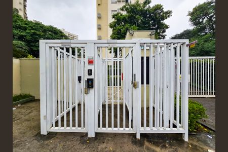 Apartamento para alugar com 52m², 2 quartos e 1 vaga Apartamento para alugar com 52m², 2 quartos e 1 vagaFachada