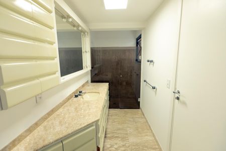 Apartamento à venda com 330m², 5 quartos e 4 vagasBanheiro Suíte 2