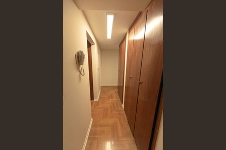 Apartamento à venda com 330m², 5 quartos e 4 vagasCorredor