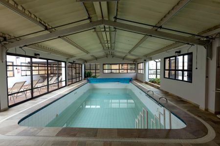 Apartamento à venda com 330m², 5 quartos e 4 vagasÁrea comum - Piscina