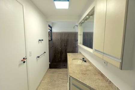 Apartamento à venda com 330m², 5 quartos e 4 vagasBanheiro Suíte 3