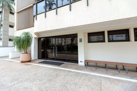 Apartamento à venda com 330m², 5 quartos e 4 vagasEntrada da Torre