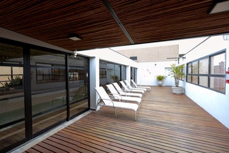 Apartamento à venda com 330m², 5 quartos e 4 vagasÁrea comum - Piscina