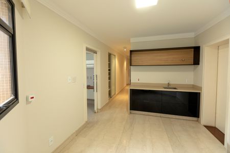 Apartamento à venda com 330m², 5 quartos e 4 vagasSala de Almoço