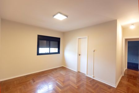 Apartamento à venda com 330m², 5 quartos e 4 vagasSuíte 3