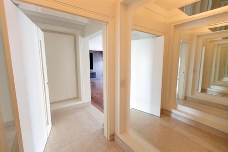 Apartamento à venda com 330m², 5 quartos e 4 vagasHall do elevador