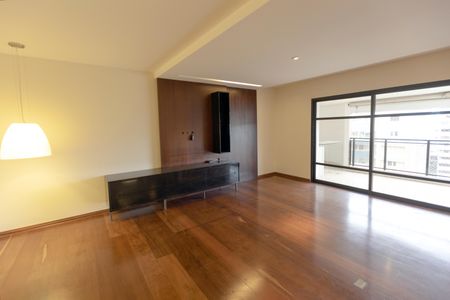Apartamento à venda com 330m², 5 quartos e 4 vagasSala
