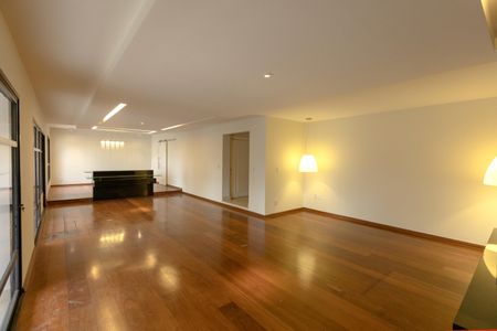 Apartamento à venda com 330m², 5 quartos e 4 vagasSala