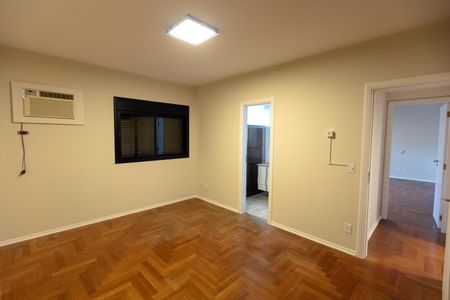 Apartamento à venda com 330m², 5 quartos e 4 vagasSuíte 1