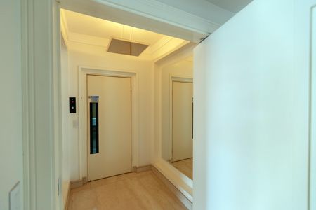 Apartamento à venda com 330m², 5 quartos e 4 vagasHall do elevador