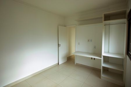 Apartamento à venda com 330m², 5 quartos e 4 vagasQuarto de Serviço