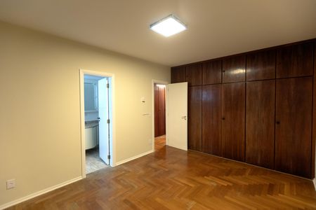Apartamento à venda com 330m², 5 quartos e 4 vagasSuíte 1