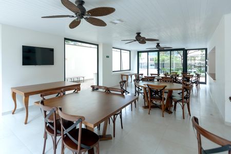 Apartamento à venda com 330m², 5 quartos e 4 vagasÁrea comum - Salão de festas