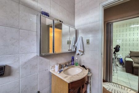 Casa à venda com 177m², 3 quartos e 2 vagasBanheiro